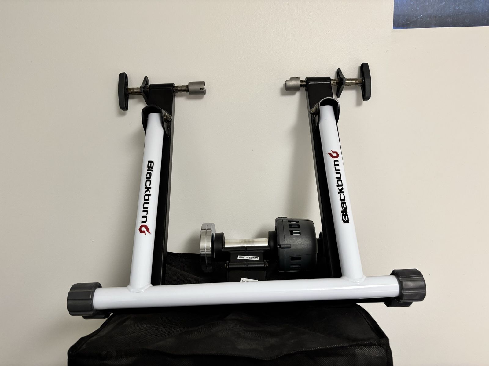 Stationary bike trainer