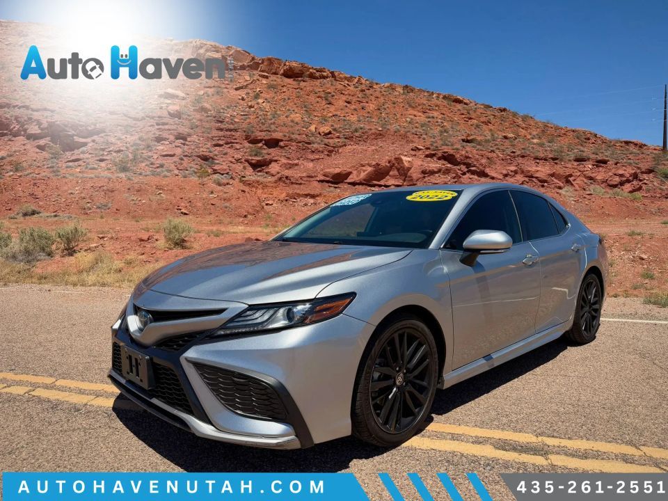 2022 Toyota Camry Hybrid XSE