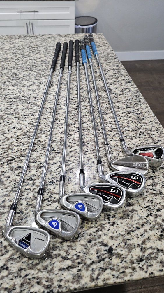 Set of mixed golf irons