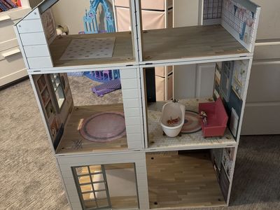 Little Tikes big Dollhouse For Sale