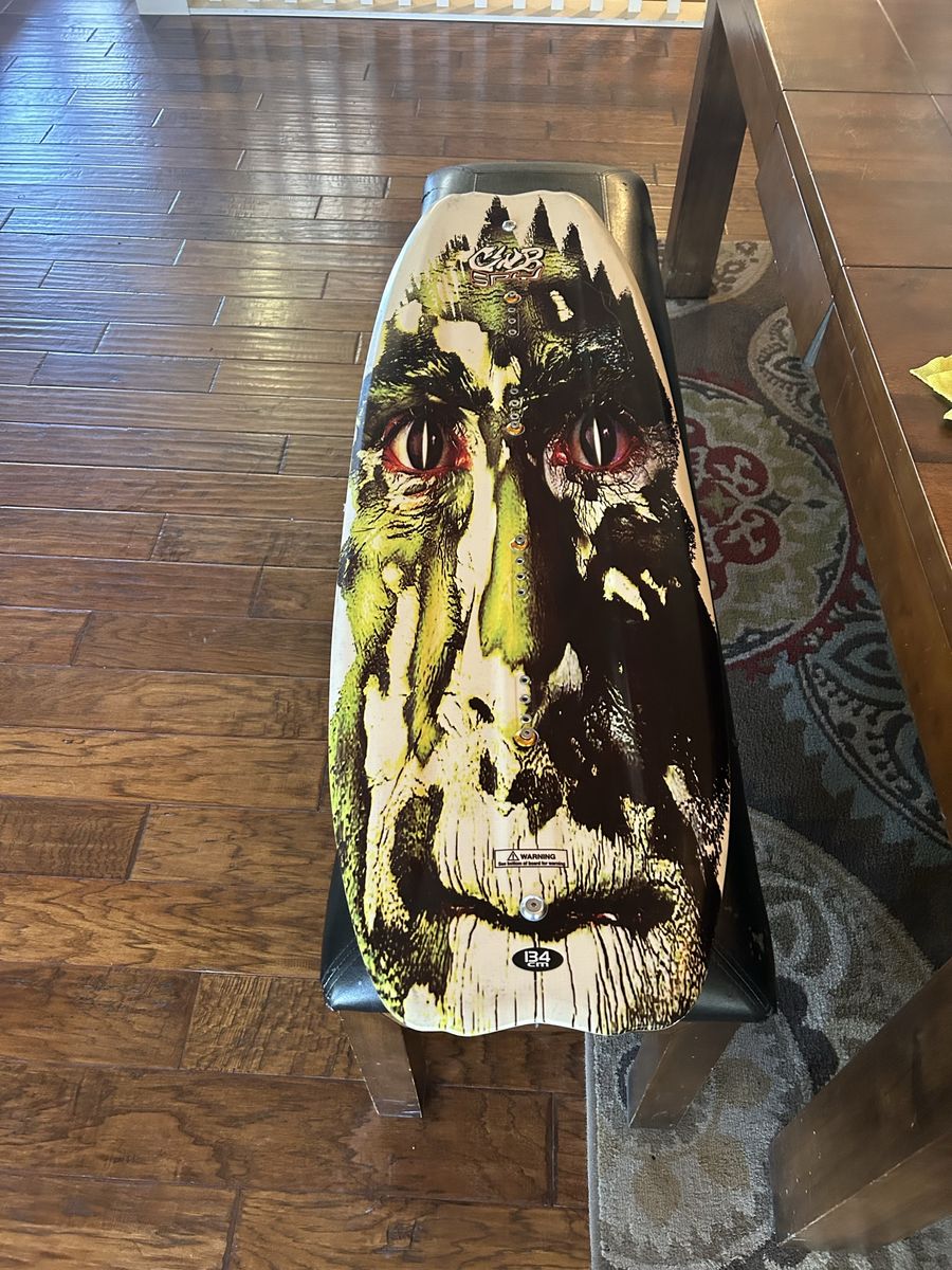 CWB Spy 134cm Wakeboard and bindings