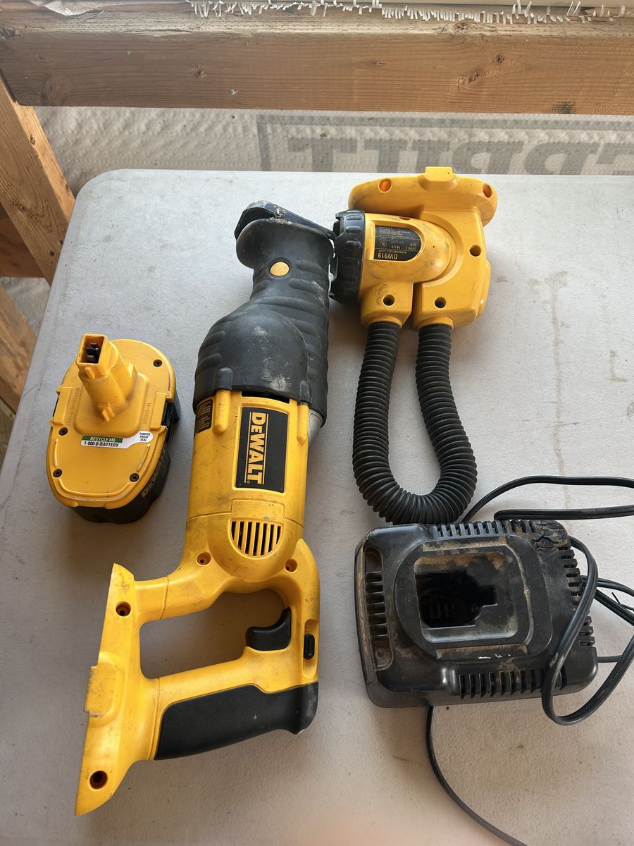 Dewalt saw