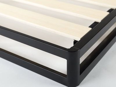 Zinus 4" Full sized Metal Box Spring with Wood Slats
