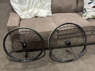 New DT Swiss 350 / Race Face ARC 30 Wheelset 29 front 27.5 rear