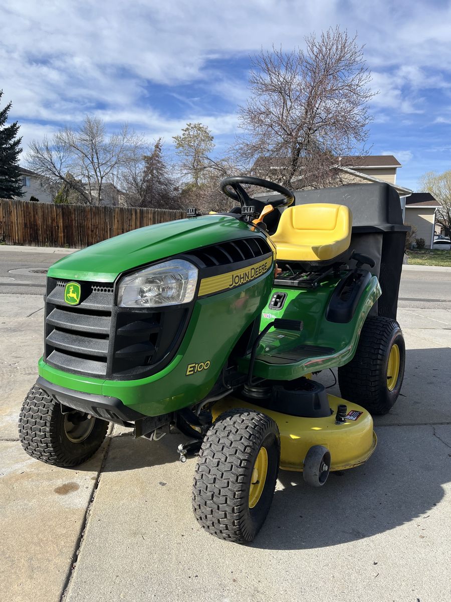 John Deere E100 Tractor