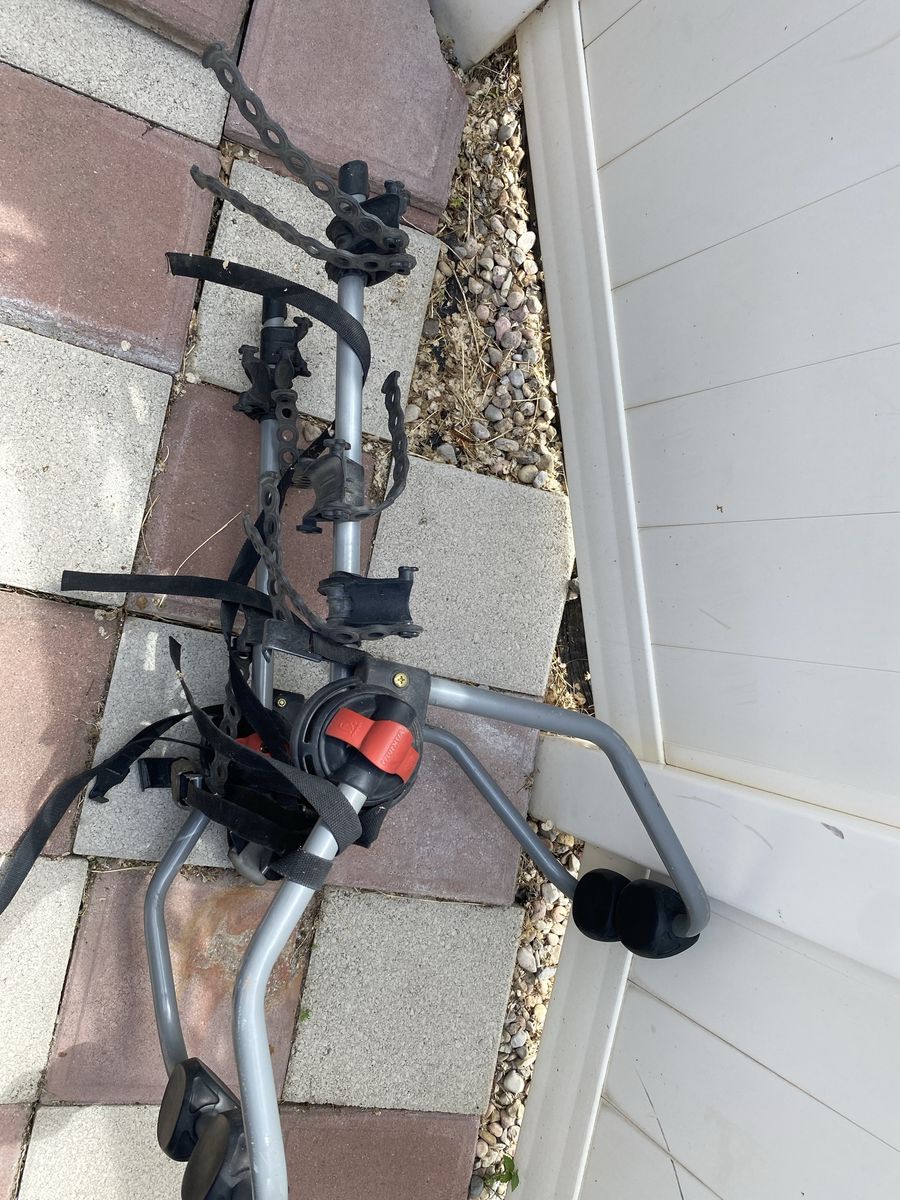 Yakima Trunk Bike Rack - Holds 3 Bikes - Good Condition