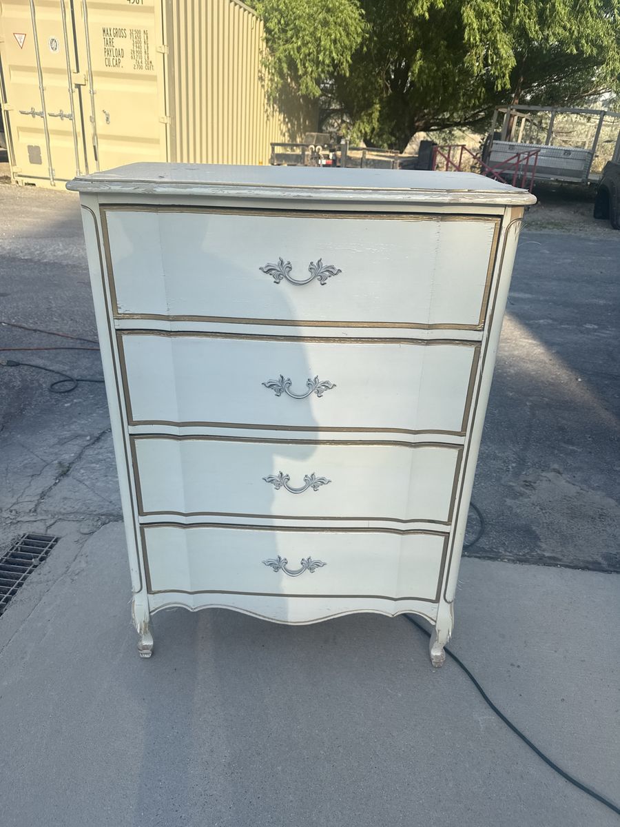 Dexter dresser