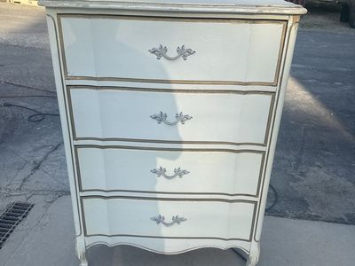Dexter dresser