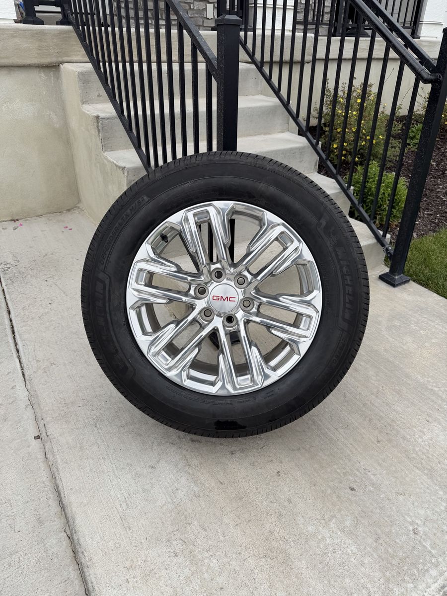GMC Yukon Denali Sierra 1500 Rims and Tires 275/60R20 Michelin