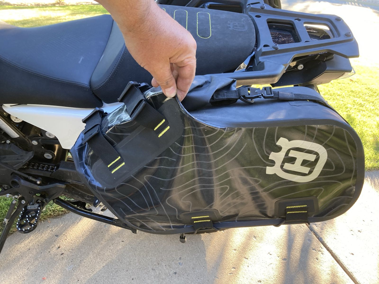 Husqvarna Norden 901 Panniers and Rack