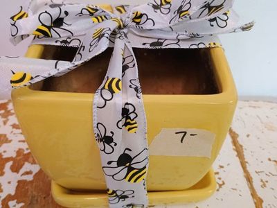 Yellow ceramic pot. 5 1/2"