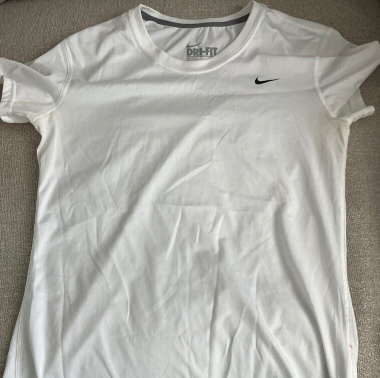 Nike T-shirt Size M