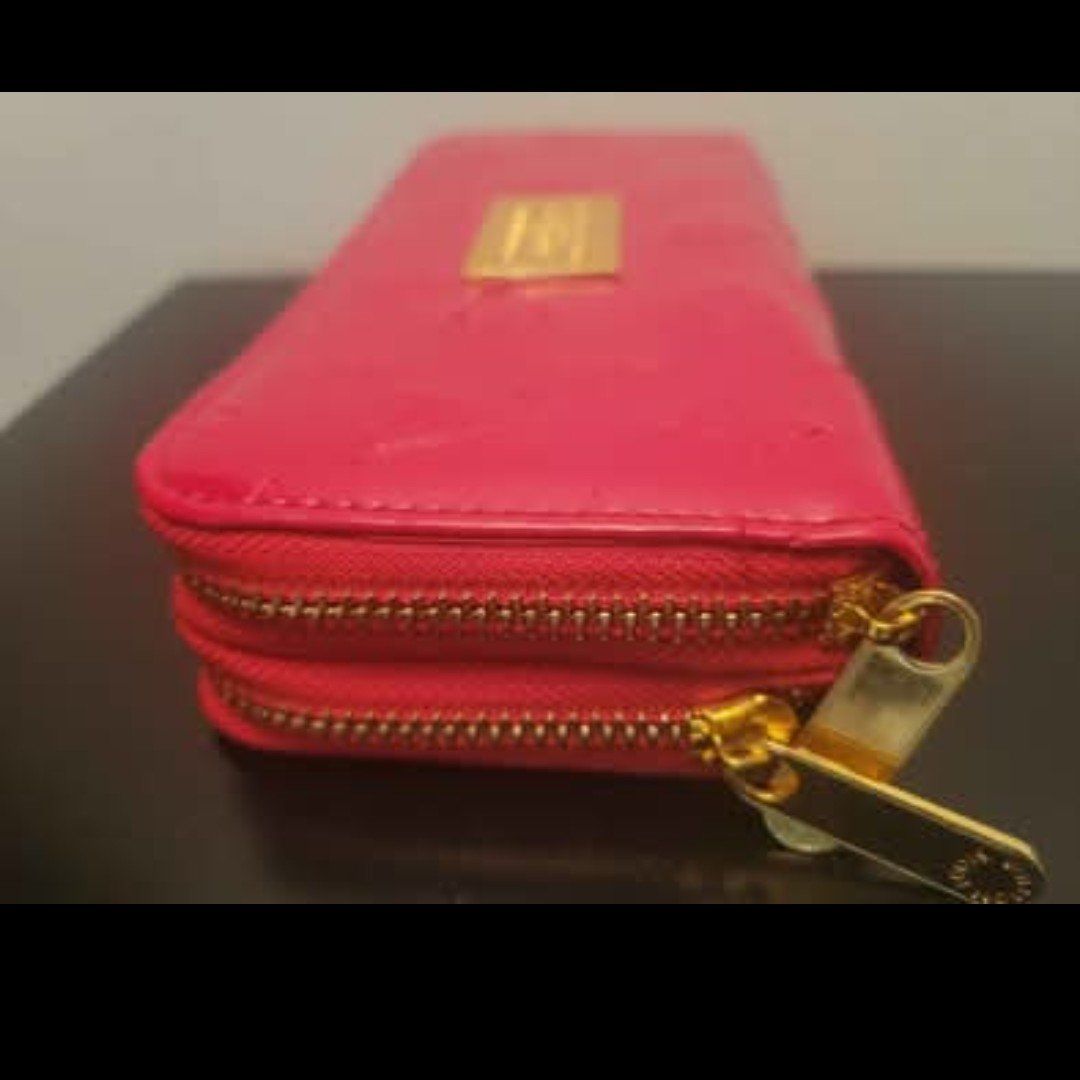 Red Wallet