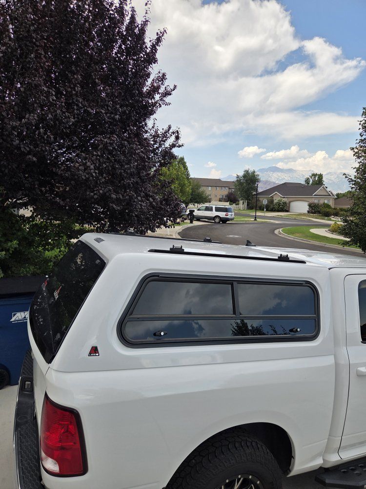 LEER White Fiberglass Truck Shell Topper with Side Windows and Roof Tracks