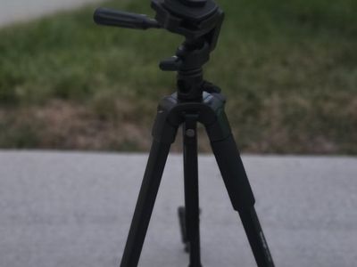 Ninesky CY188 Extendable Camera and Smartphone Tripod Mount - Black