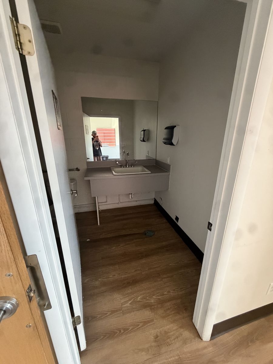 Main image 7