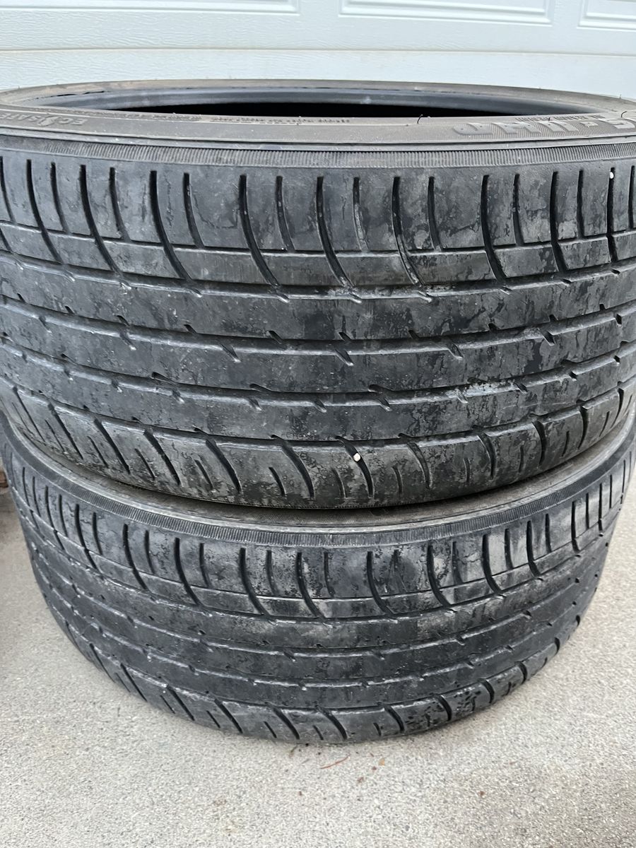 (2) 265/35r22 Argos Tires