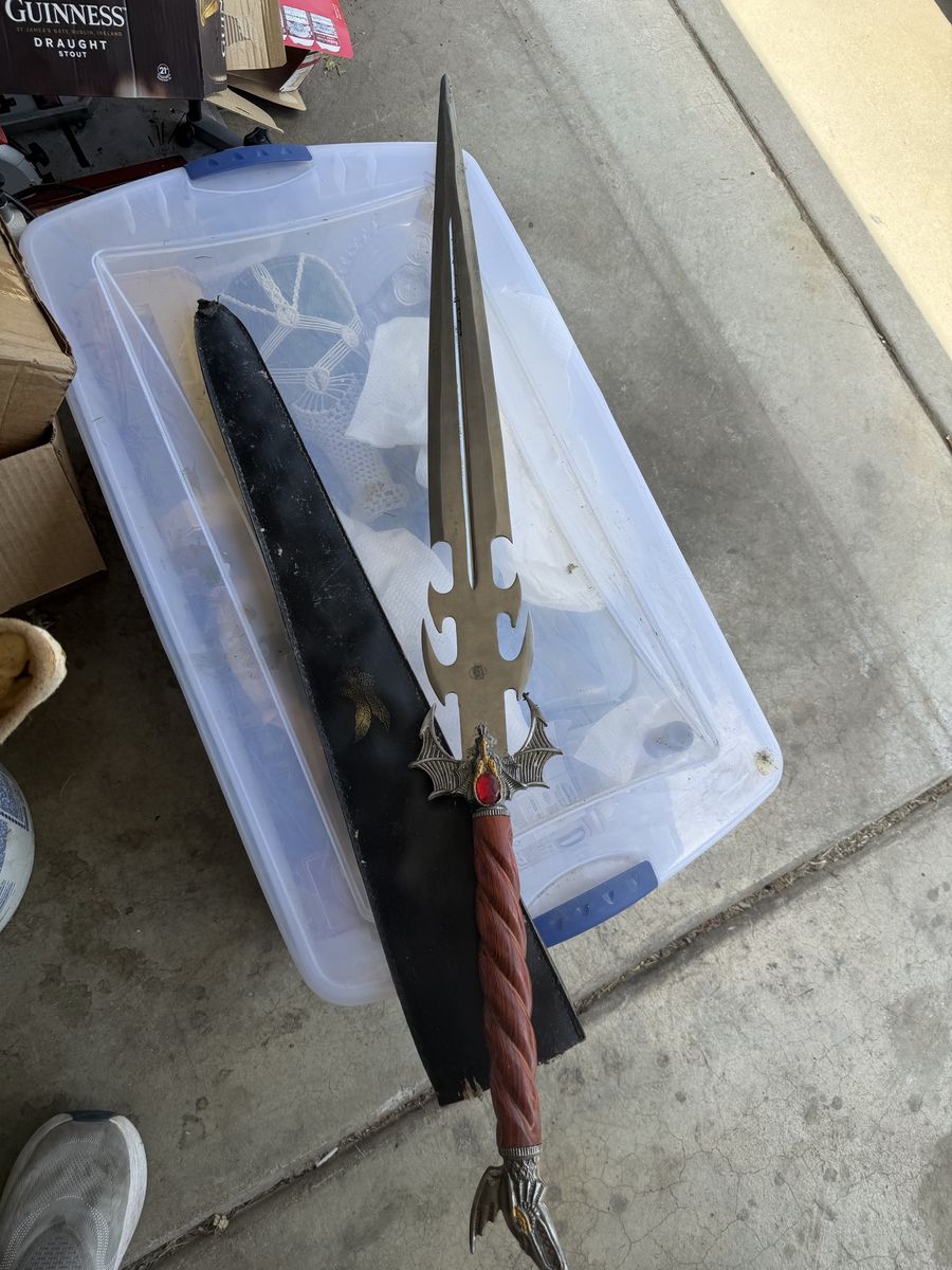 Decorative Fantasy Swords with Dragon Hilt & Sawtooth Blade (2-Piece Set)