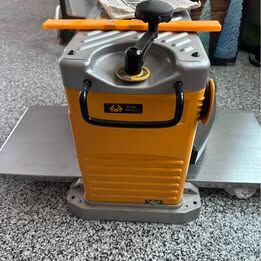 DeWalt DW734 12-1/2” Thickness Planer – Includes Extra Blade Set