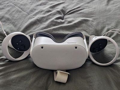 Meta Quest 2 (Oculus Quest 2) VR Headset with Controllers - Used Excellent