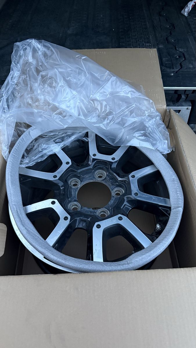 Toyota tundra rims, look at photos for specs 