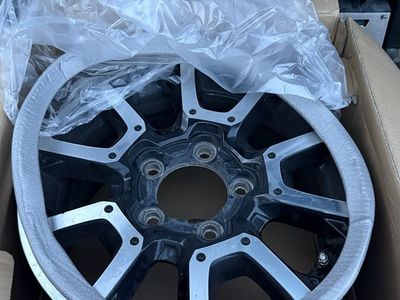 Toyota tundra rims, look at photos for specs