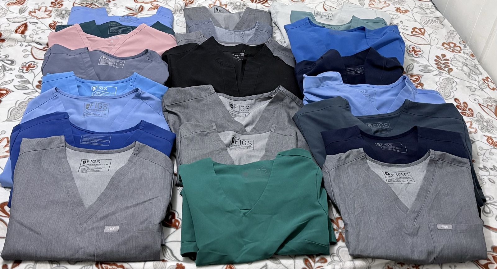 FIGS SCRUB TOP AND SCRUB PANTS ALL SIZES $120 OBO