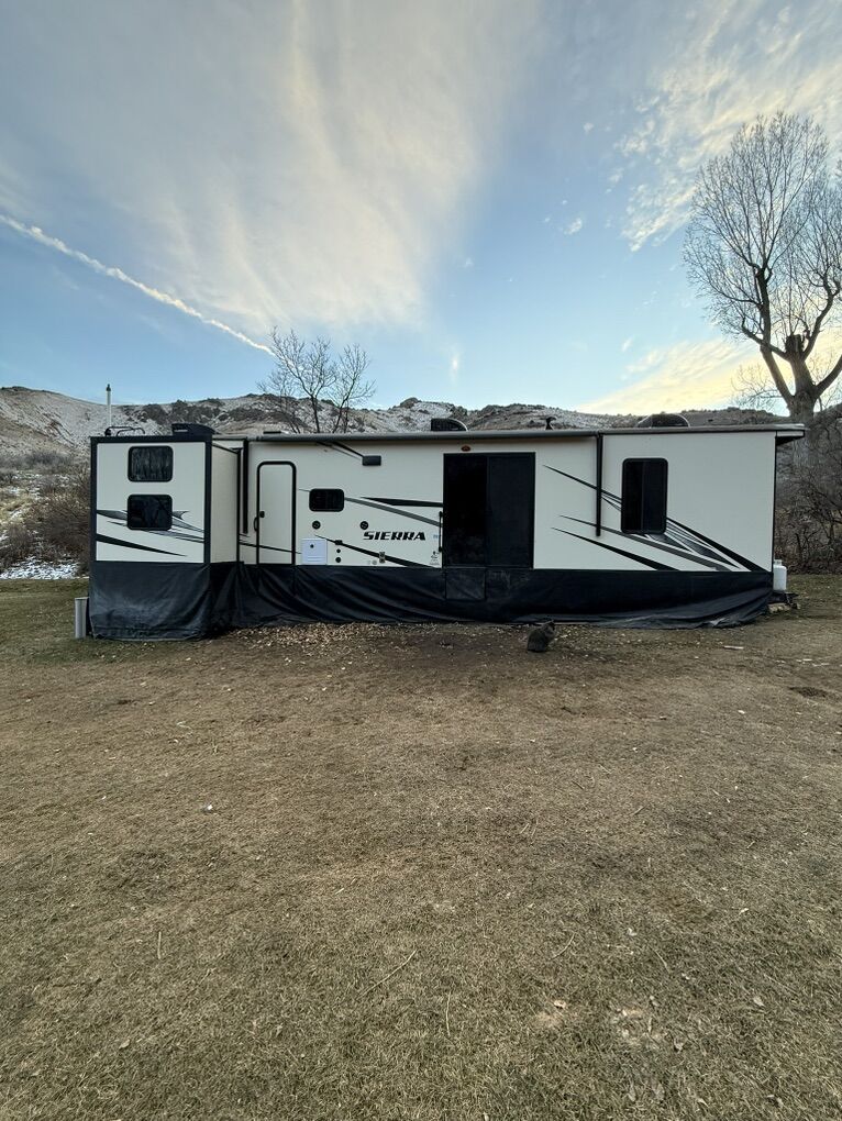 2019 Forest River Sierra 404QBWD 42ft