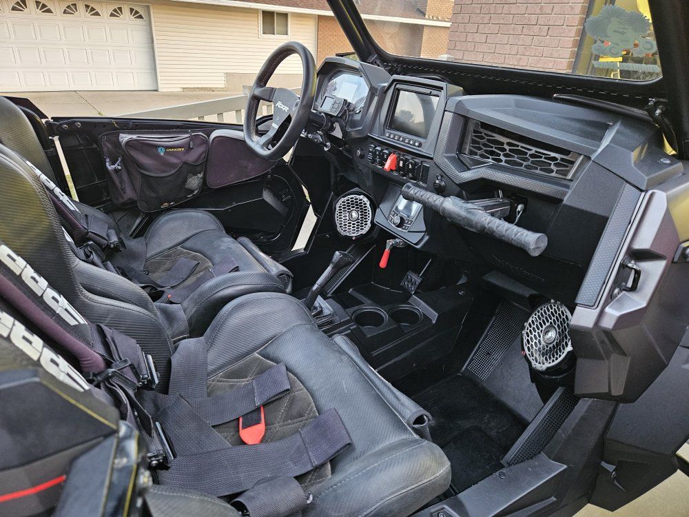 Main image 6