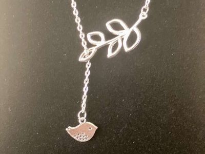 NEW! Pretty Leaf and Bird Silver Necklace - See ALL Photos for Details