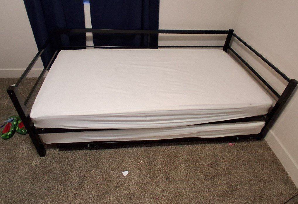 Kids Hideaway Bed - 2x Twin beds