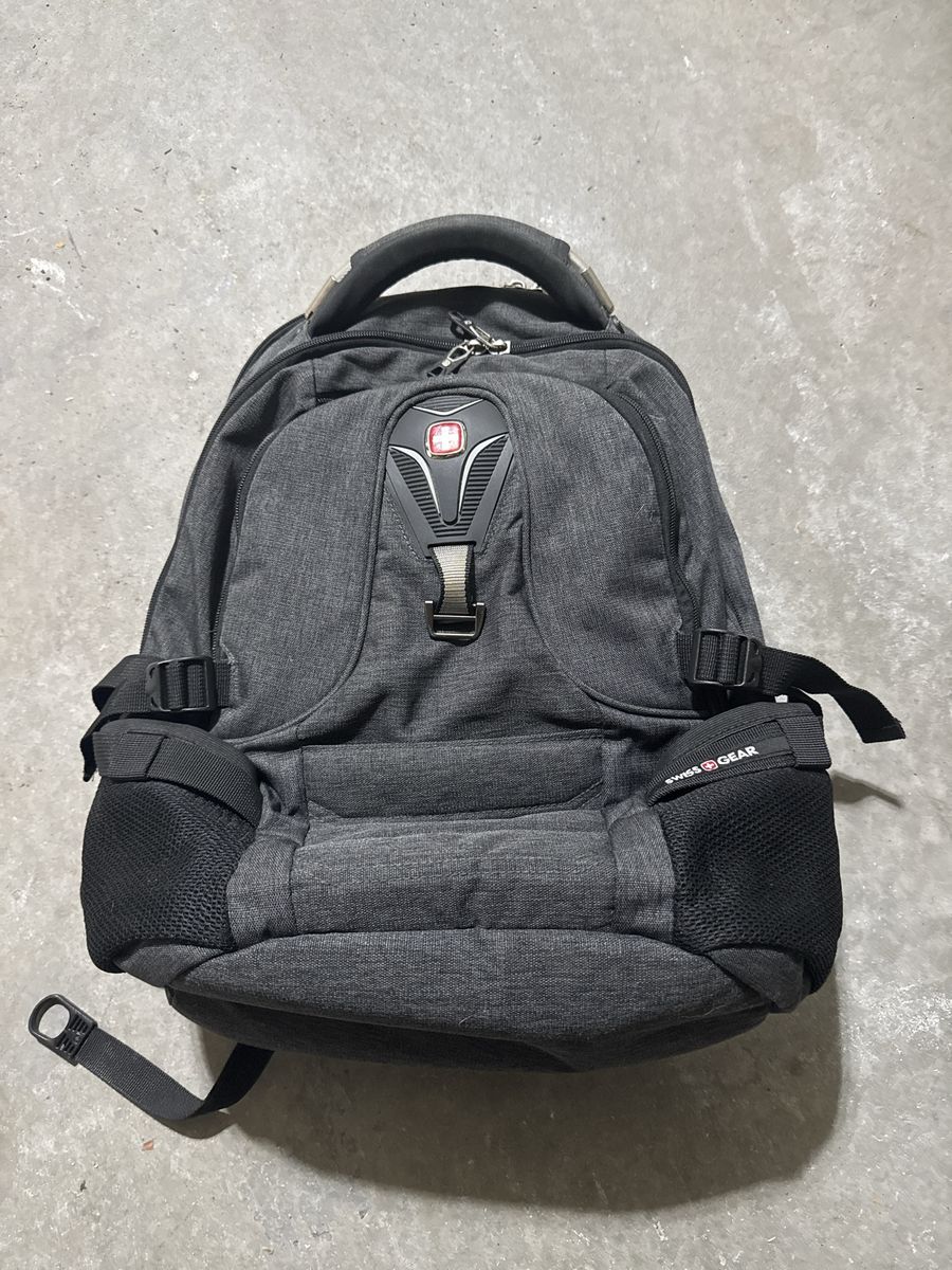 Swiss Gear ScanSmart Airflow Backpack - Gray Laptop/Travel Bag