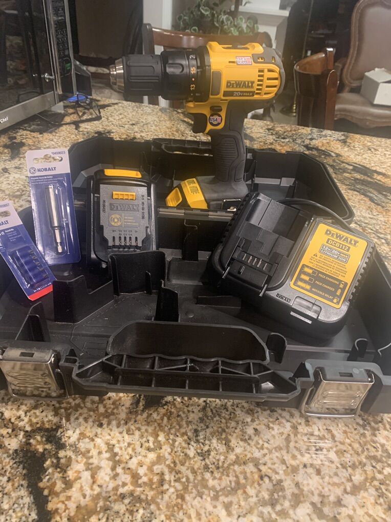 Dewalt 20 V Cordlesd Drill/Driver