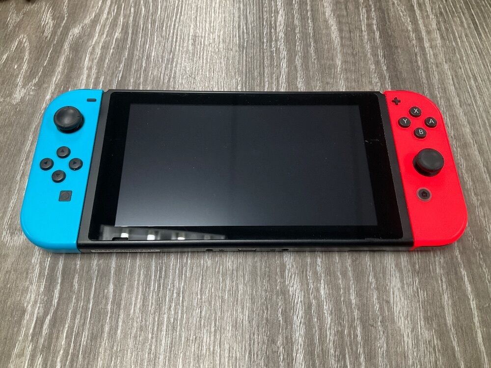 NINTENDO SWITCH *NO DOCK OR CHARGER*
