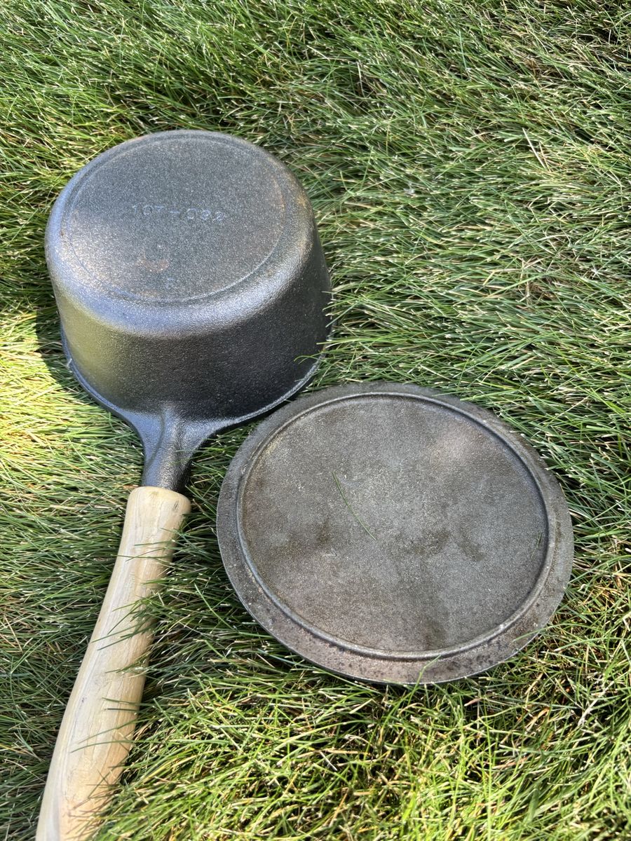 Cast irons pans 1 & 2 quart