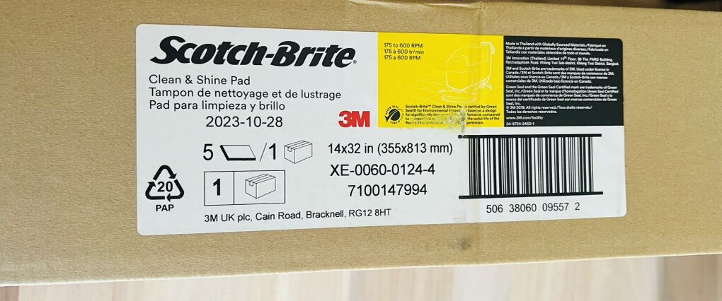 3M Scotch-Brite 14X32 Clean & Shine Pads