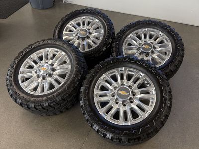 2022 Chevy 3500 OEM 20in High Country/ 33x12.50r20