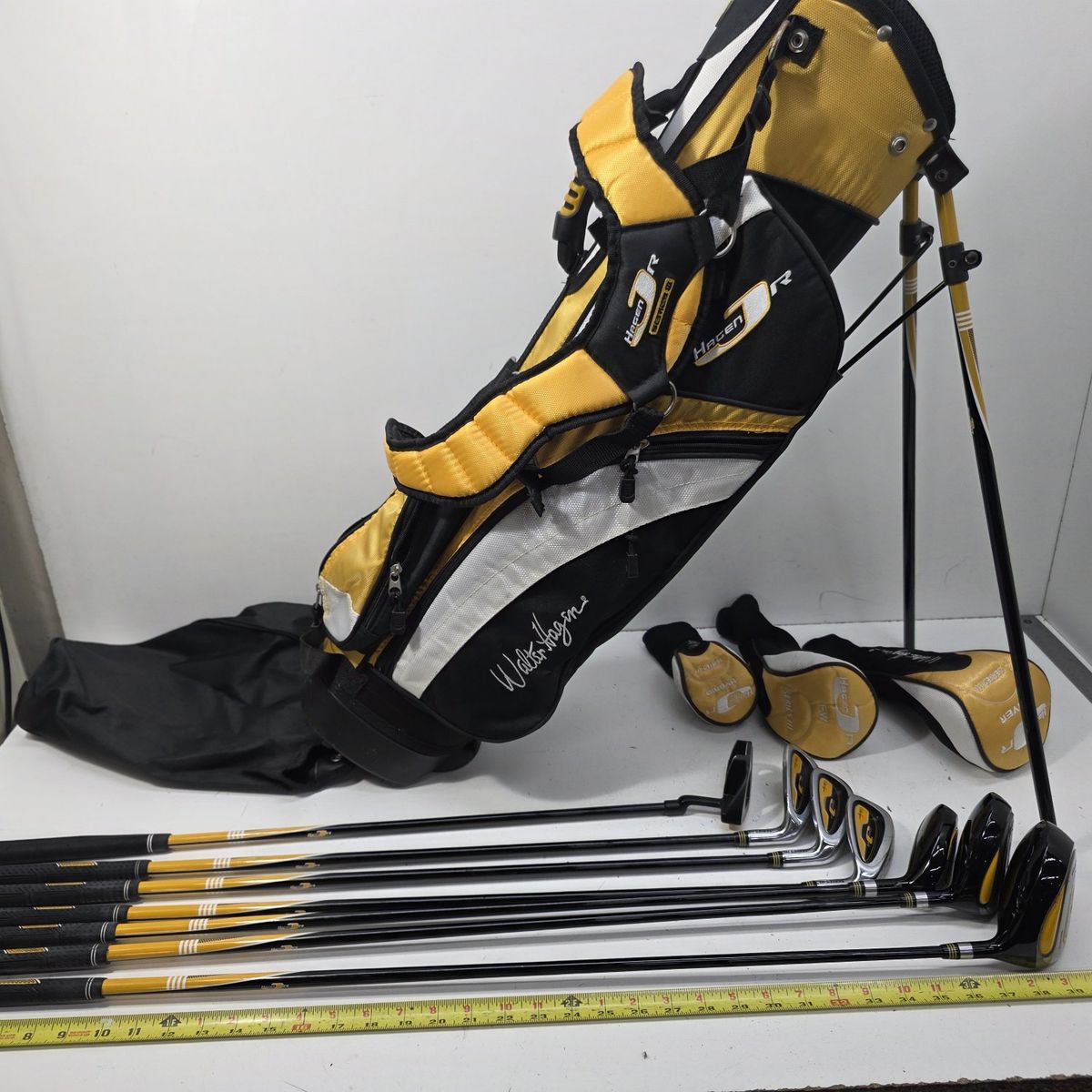 Walter Hagen Series III Jr. Junior Golf Club Set w/ Bag, RH, Driver, Hybrid, Irons, Putter