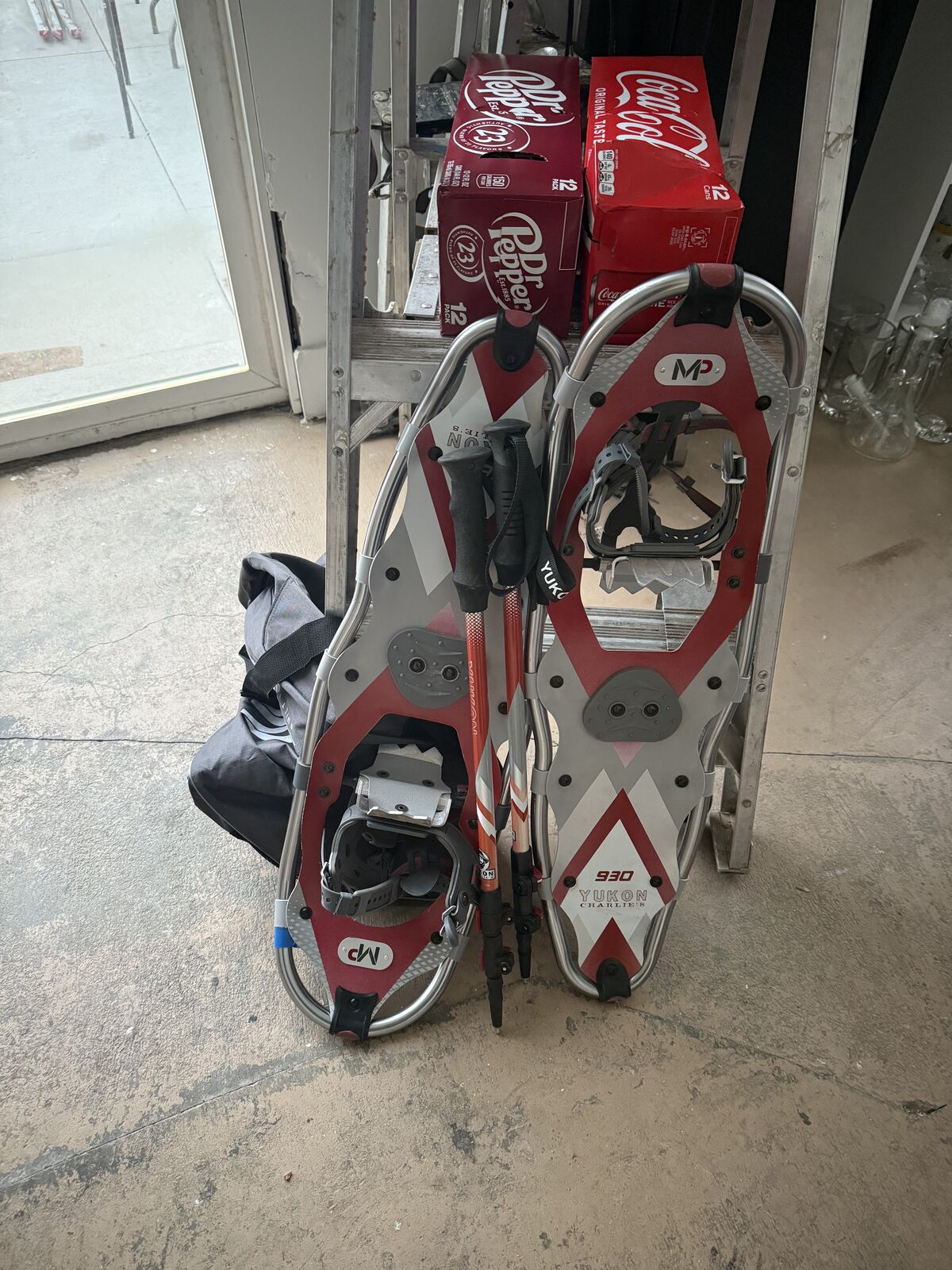 Yukon Charlie’s MP 930 Snowshoes – Red – w/ Poles & Carry Bag –