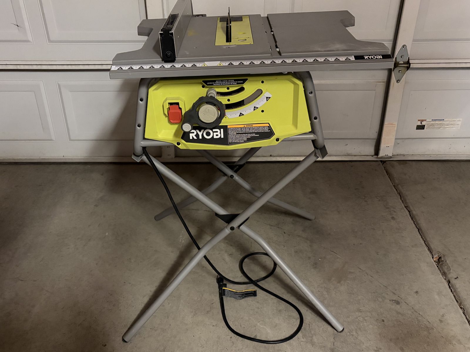 RYobi 15 Amp 10 in Portable Table Saw w/stand