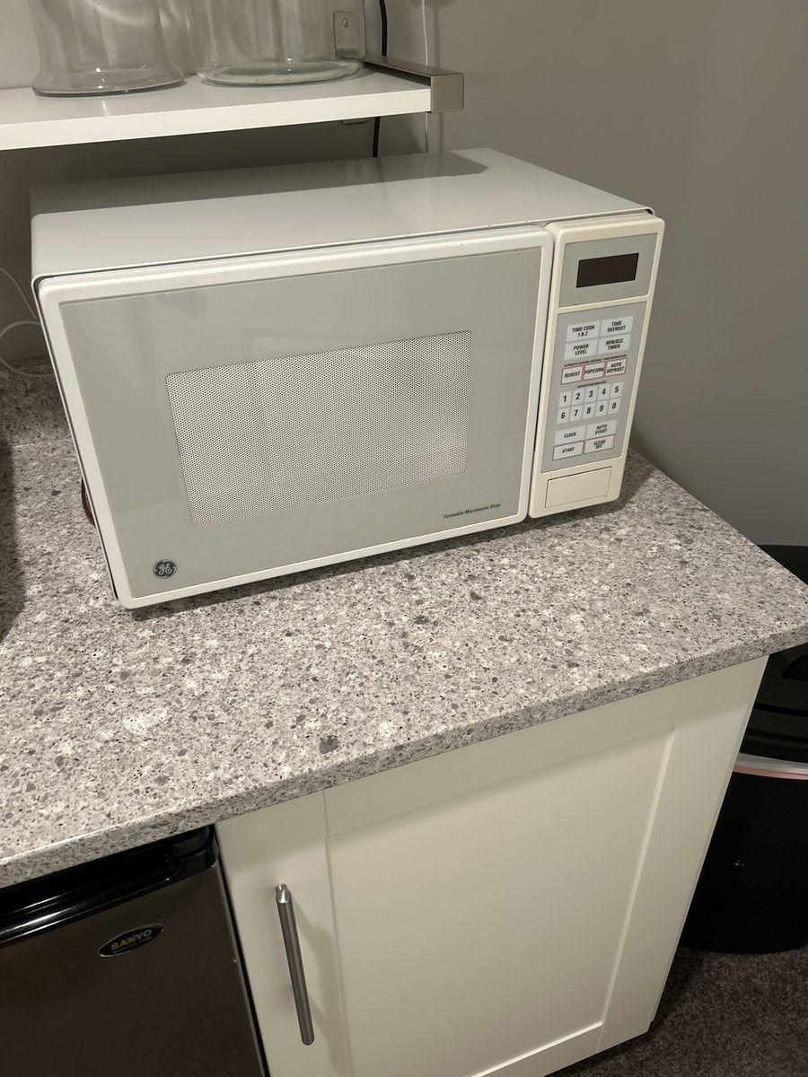 GE Countertop Microwave Oven - White - Turntable, Popcorn, Reheat, Auto Defrost