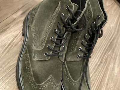 Mens Express Green Suede Wingtip Shoe NEW
