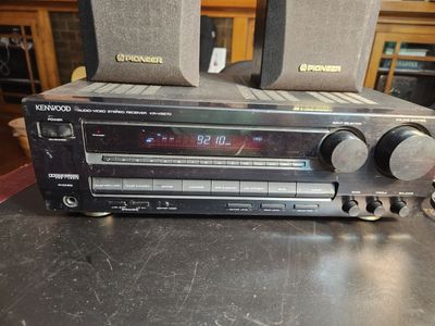 Kenwood stereo receiver Model KR-V5570, 7.1 Surround sound, Works perfect, loud and clean.