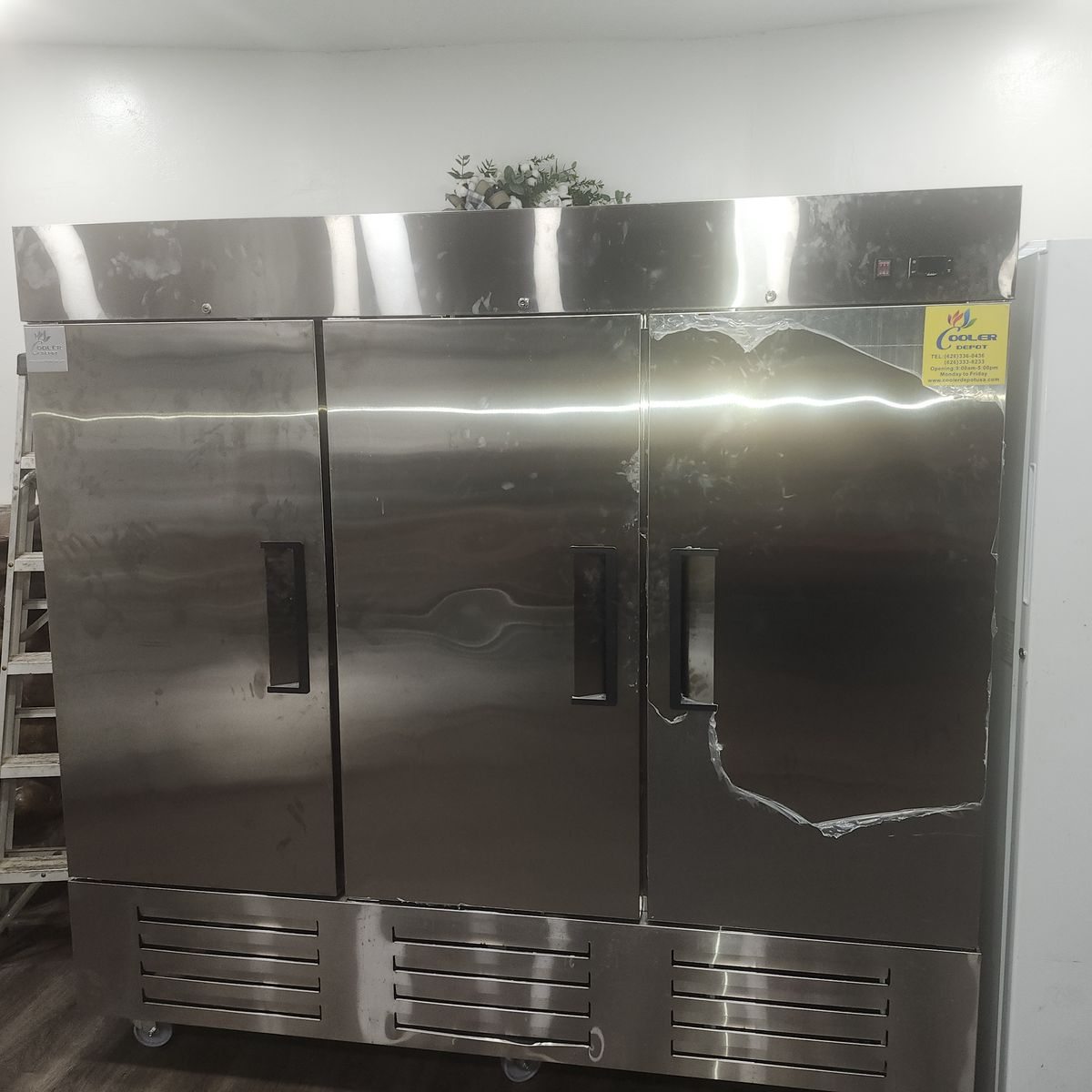 Commercial 3 door refrigerator
