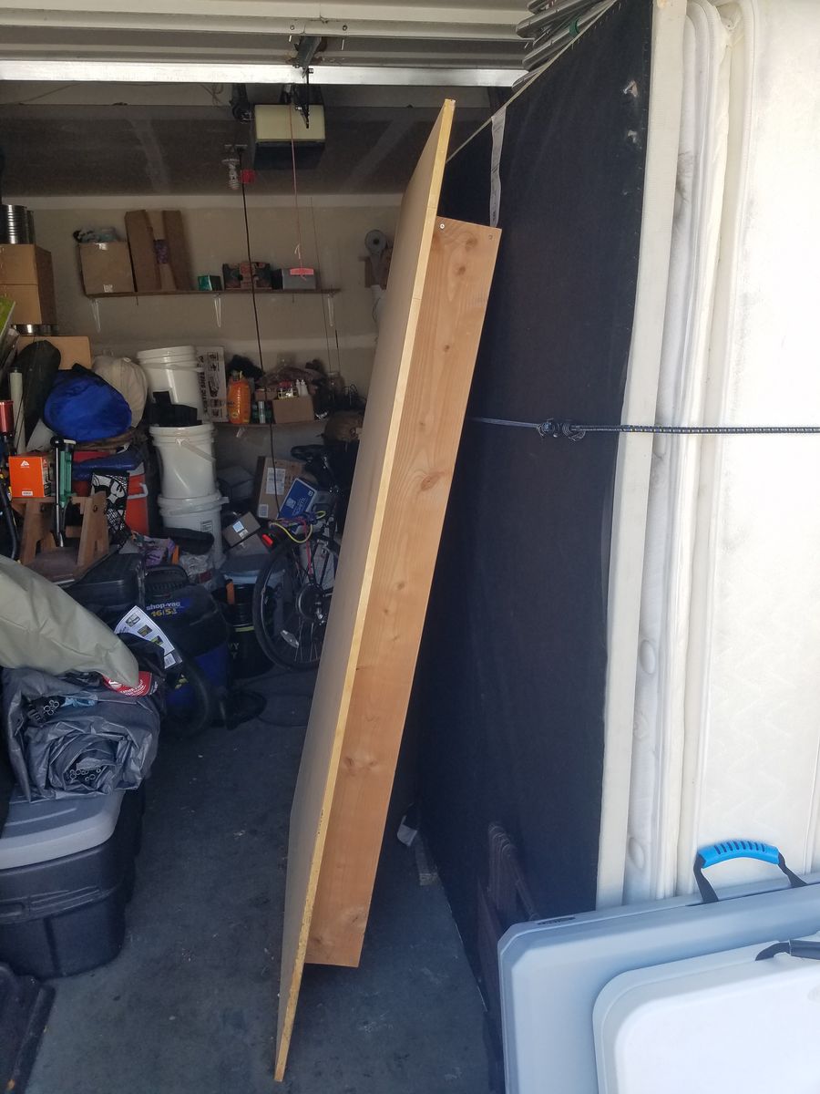 2 Twin beds, and a homebuilt twin sized platform 'frame'.