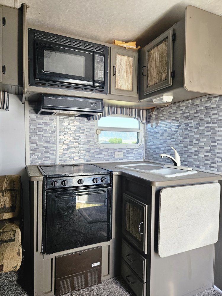 Main image 13