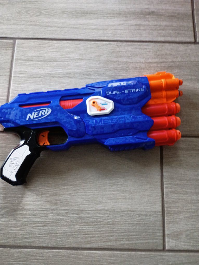 Nerf Dualstrike