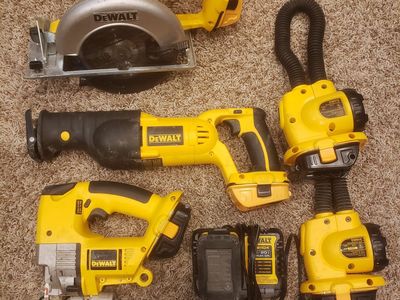 6 Dewalt 18v Tools with 20V adapters