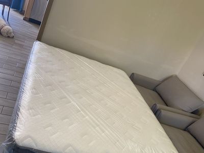 Queen size bed: