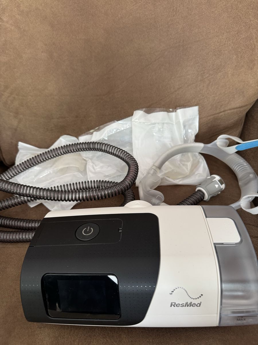 ResMed AirSense 11 CPAP Machine - Excellent Condition, 400 Run Hours, W/ Accessories
